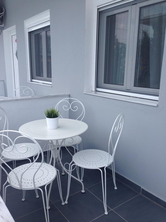 Philoxenia Suites Nea Vrasna Luaran gambar